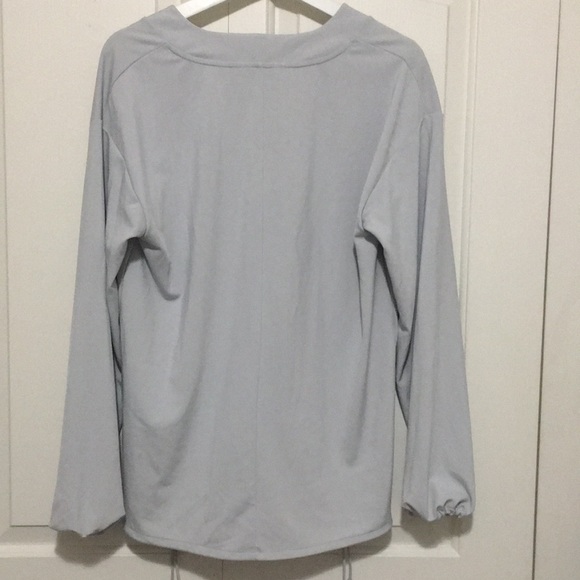 Club Monaco casual v-neck blouse - Picture 5 of 6